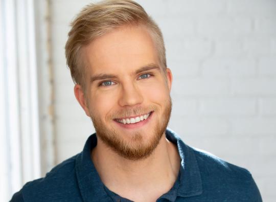 Ian Olson, 表演、制作和社区专业 (Theatre)